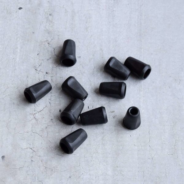 Końcówki do sznurka 80 – czarny