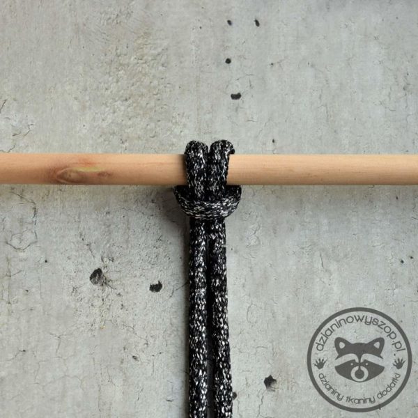 Sznurek bawełniany 7mm - czarny ze srebrną nitką